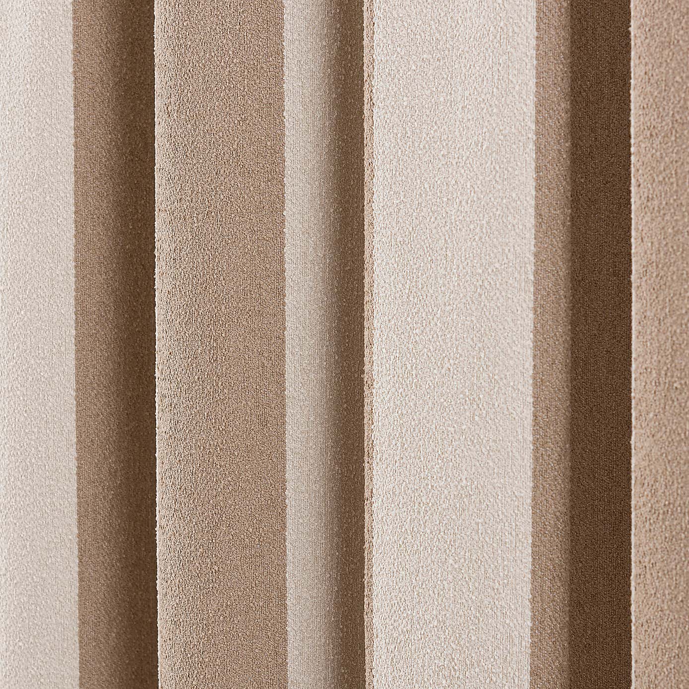 Carousel zoom image position 3 of 6