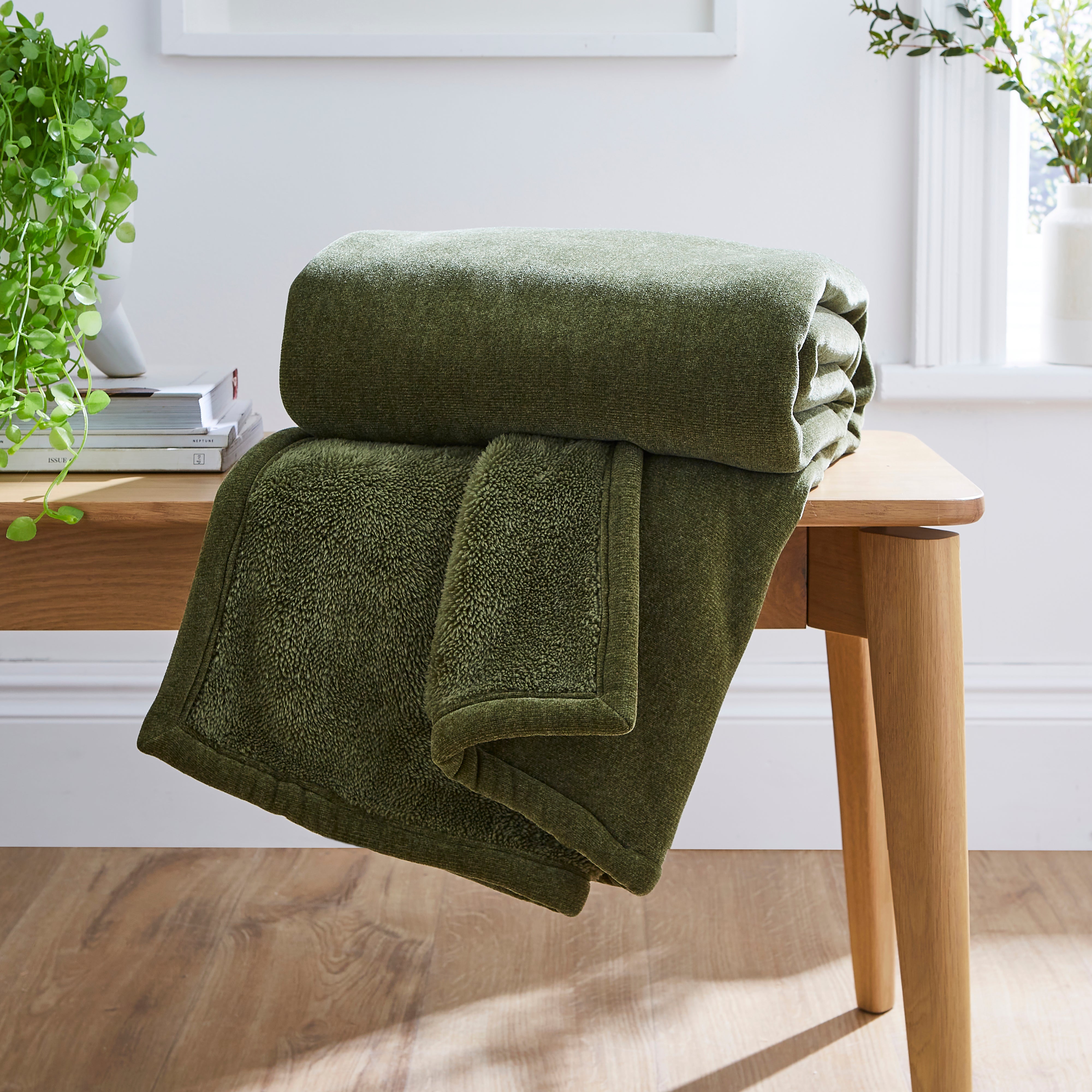 Cosy Chenille Throw 130x180cm Olive Green