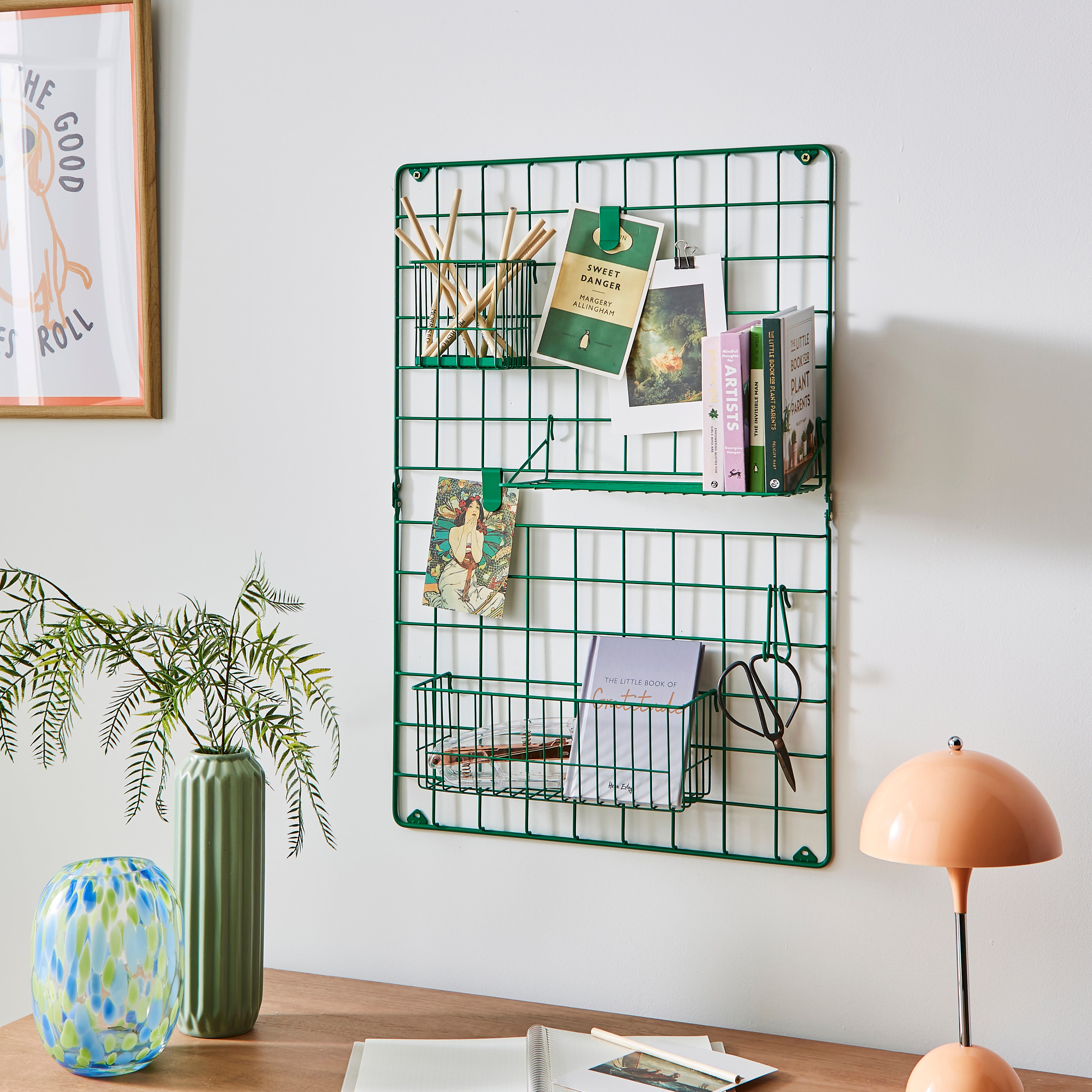 Metal Peg Board With Accessories