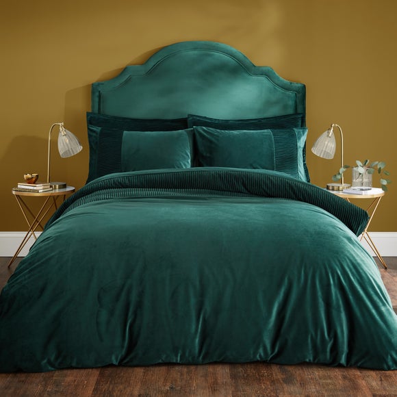 Liliana Pleated Luxury Velvet Duvet Cover And Pillowcase Set