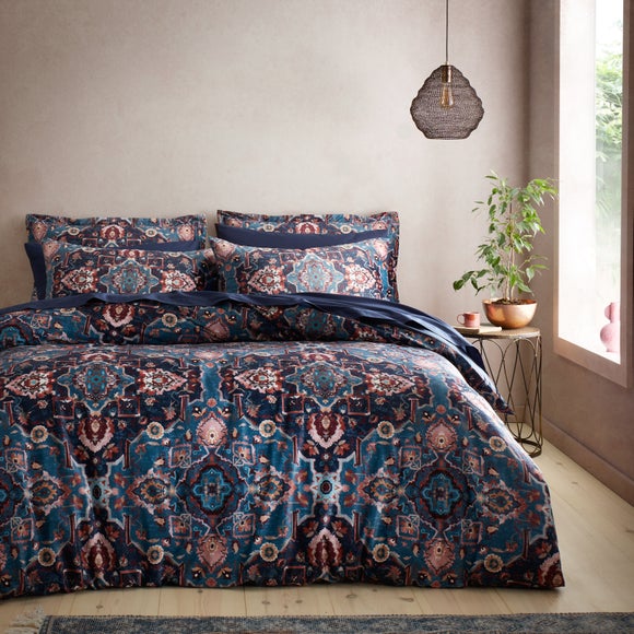 Soukara Dream Navy Duvet Cover And Pillowcase Set