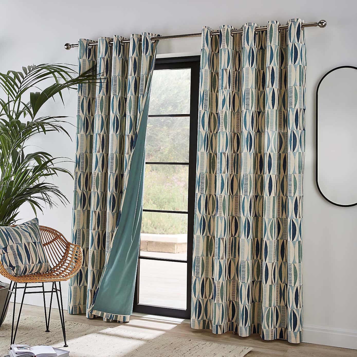 Carousel zoom image position 4 of 4