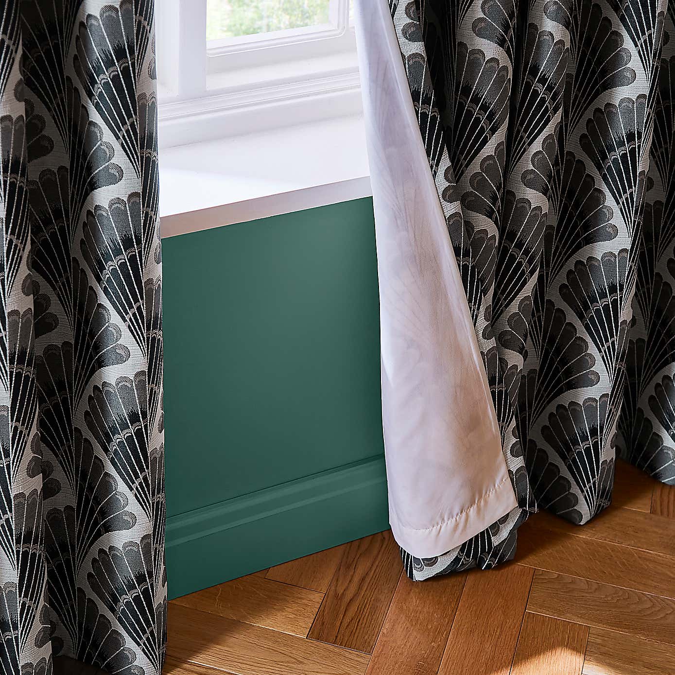 Carousel zoom image position 5 of 7