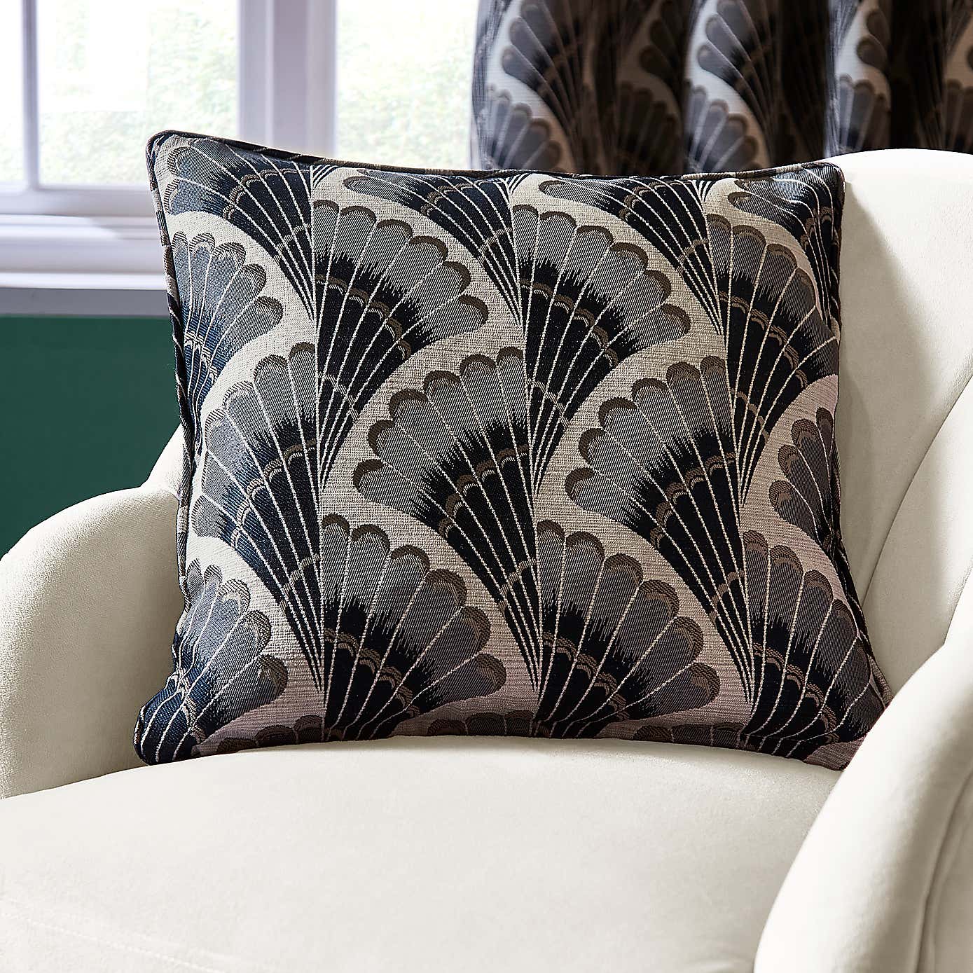 Carousel zoom image position 6 of 7