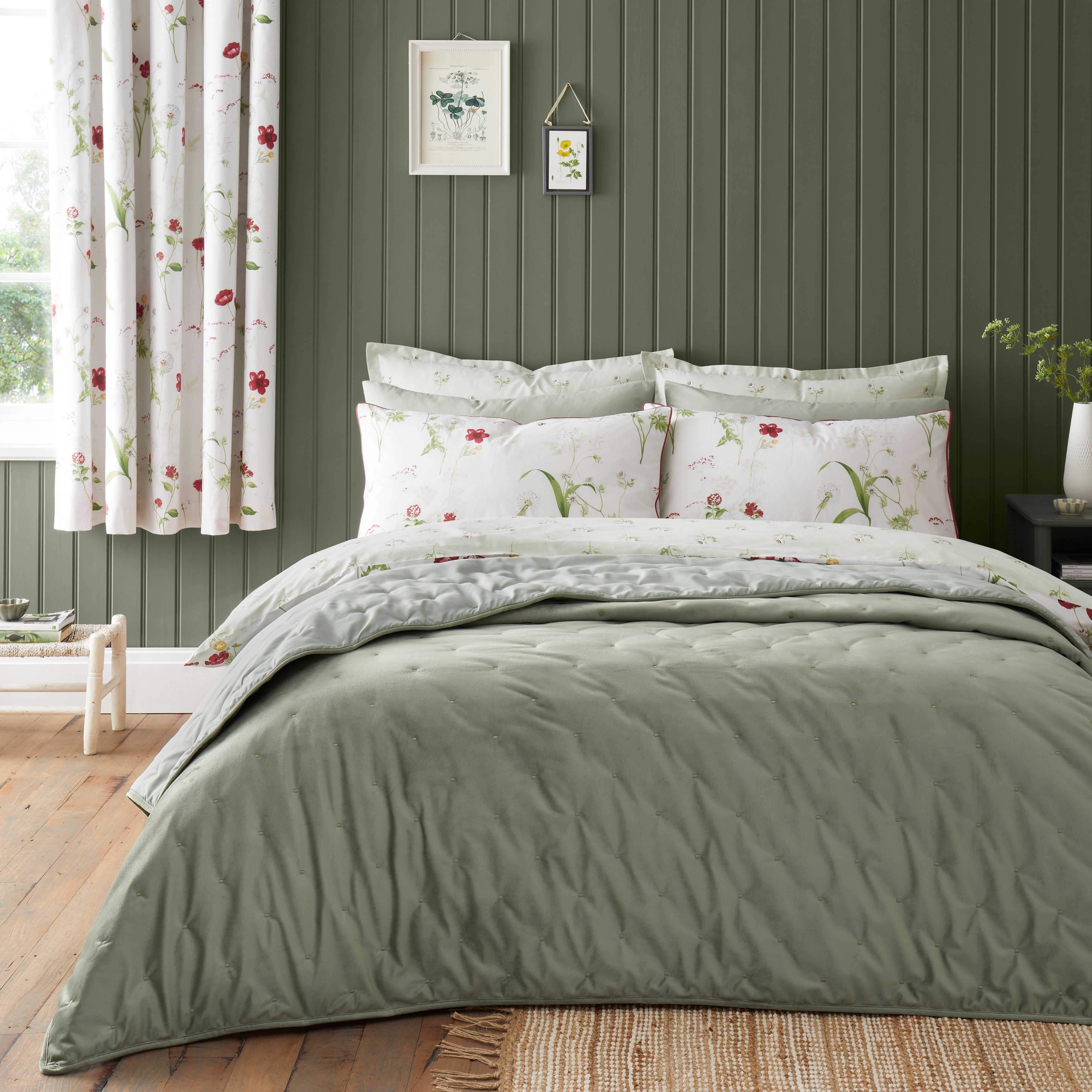 Pippa Bedspread Sage Green