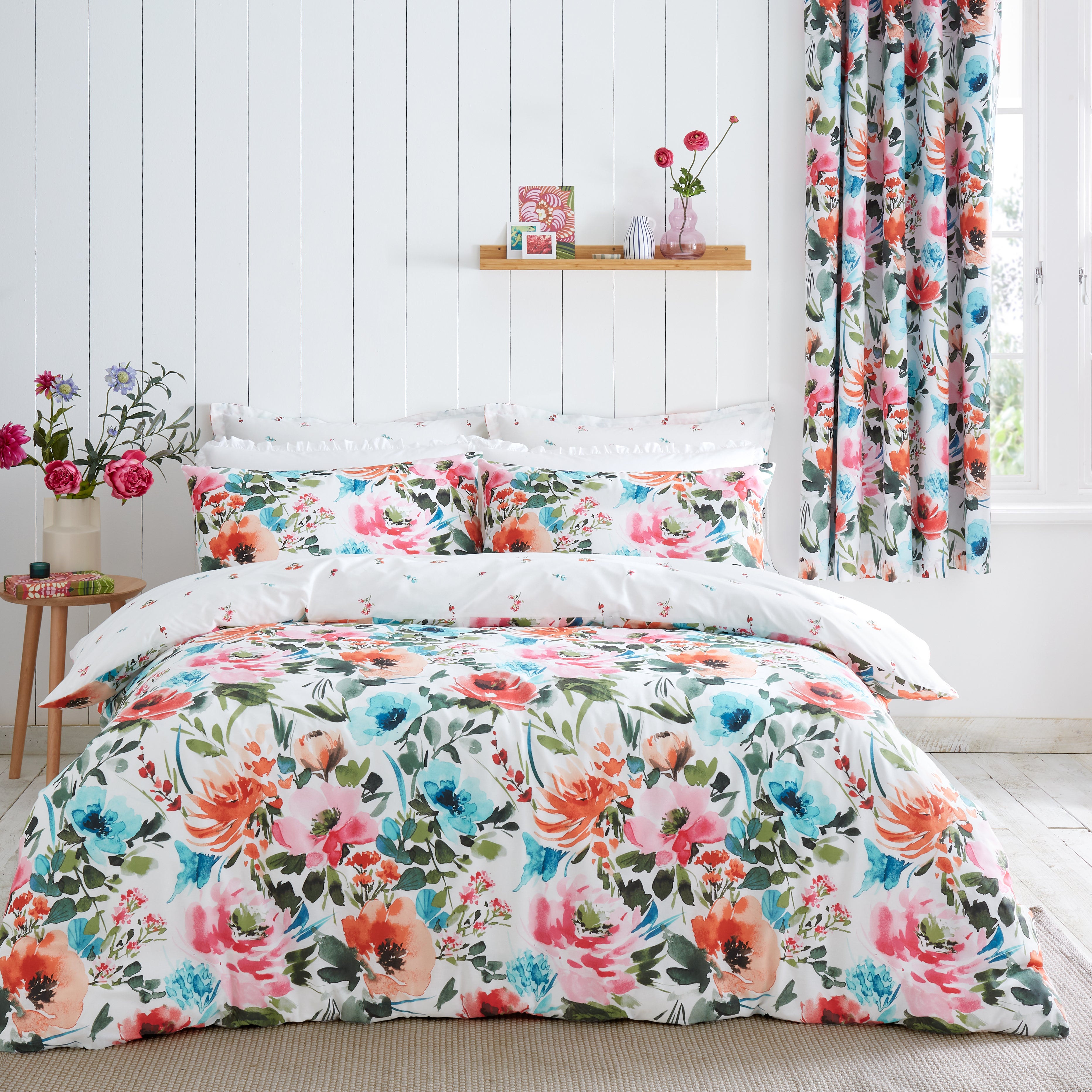 Malin Summer Blooms Multicoloured Duvet Cover and Pillowcase Set