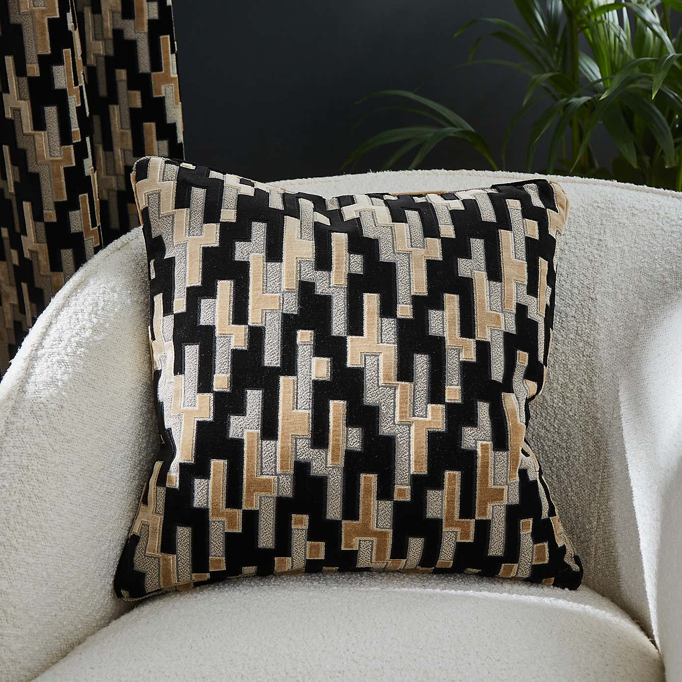 Carousel zoom image position 6 of 6