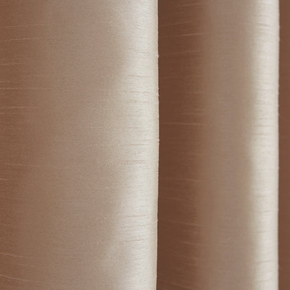 Carousel navigation image position 3 of 6