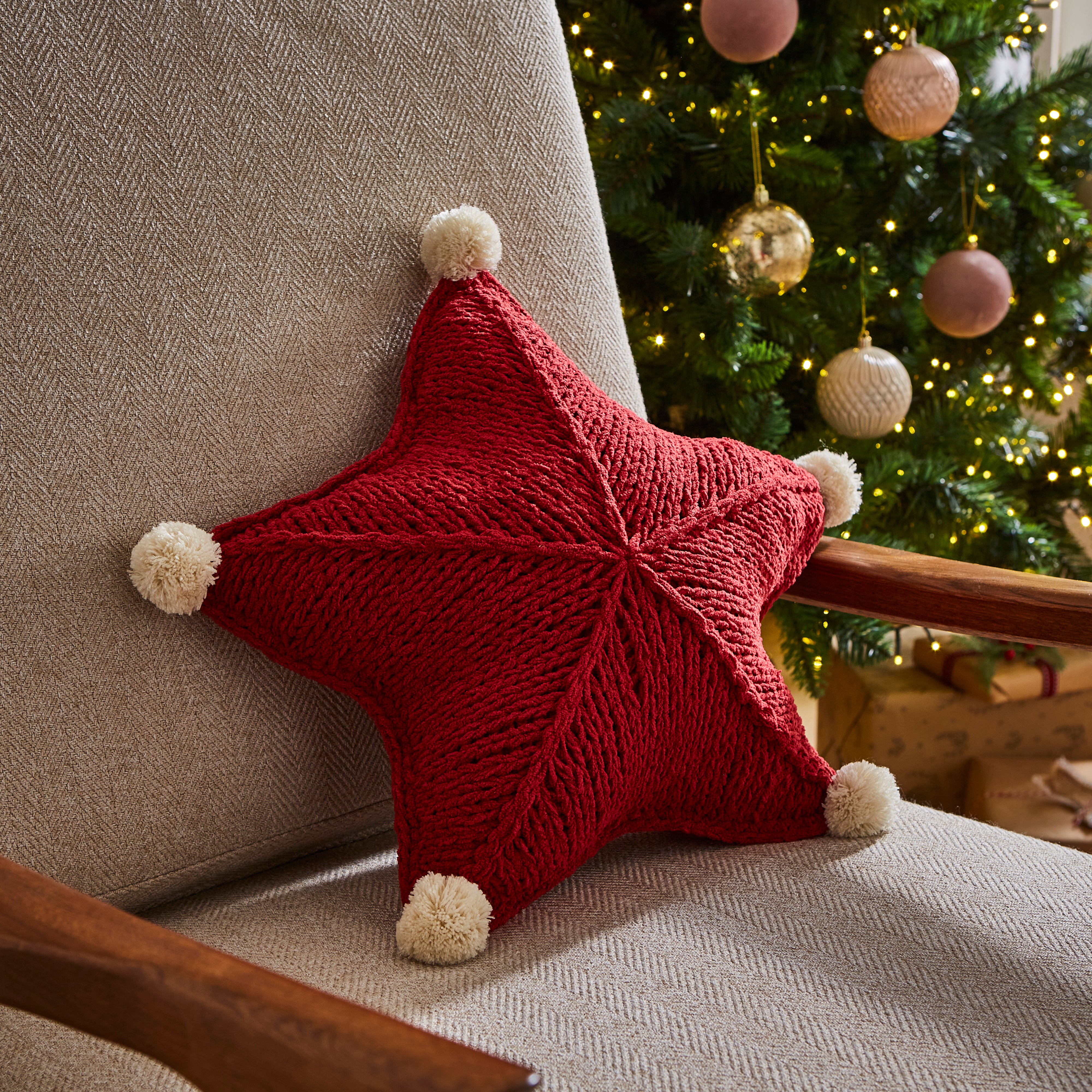 Red Knitted Star Cushion Vermilion Red