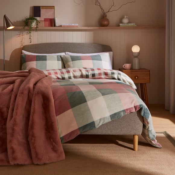 Ludhan Checked Fleece Blush Duvet Cover And Pillowcase Set