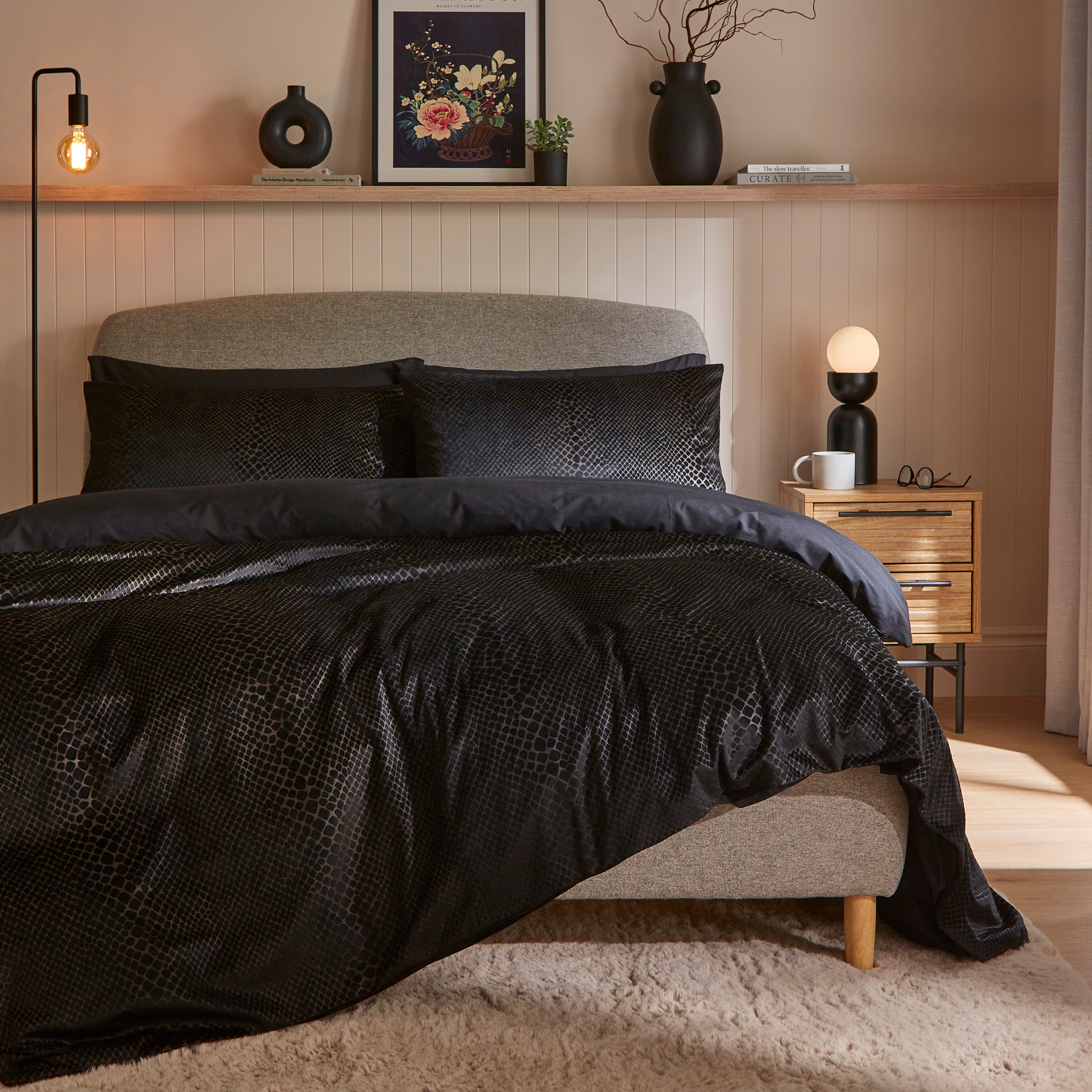 Albany Textured Duvet Cover And Pillowcase Set Black