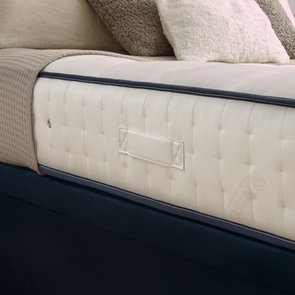 Carousel navigation image position 5 of 9