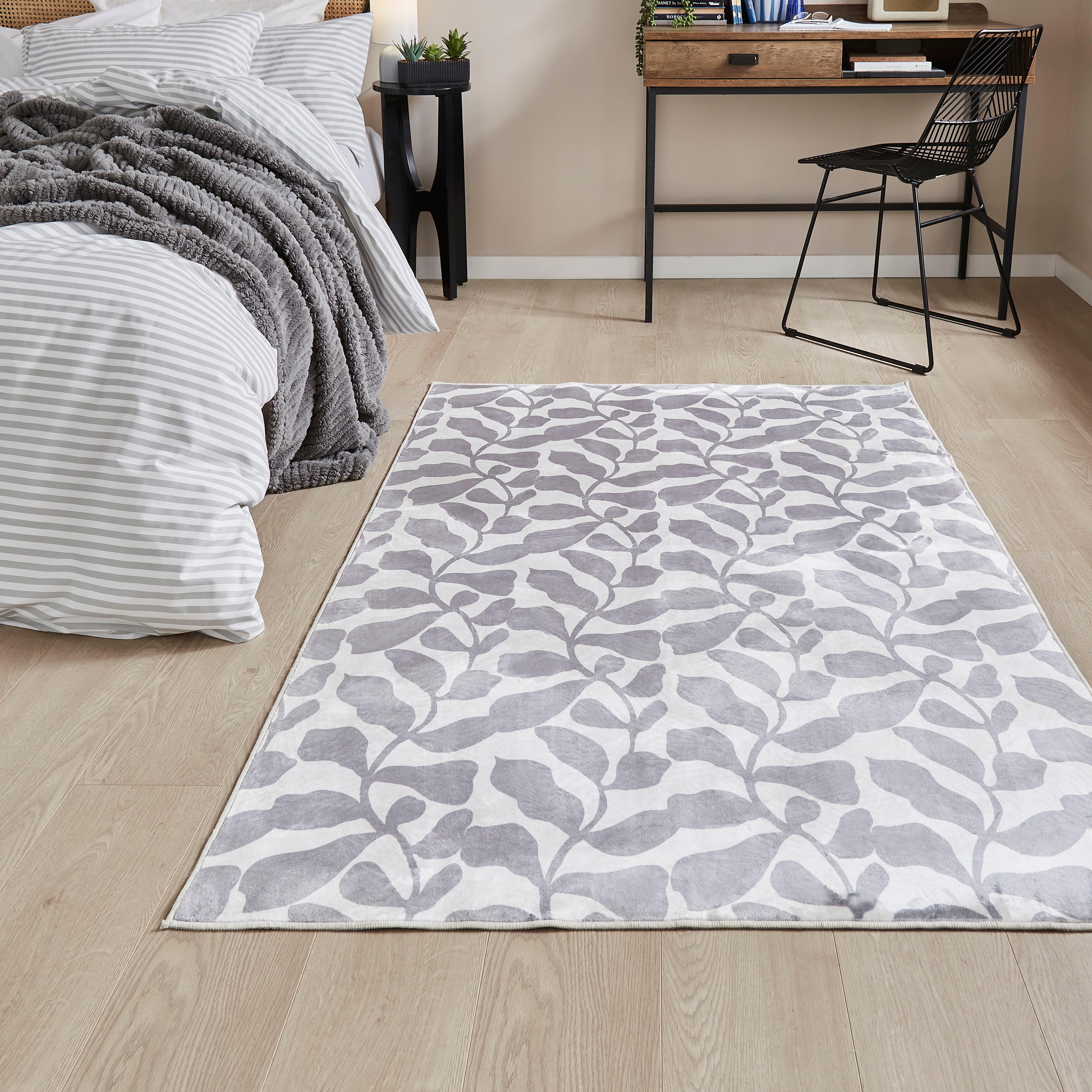 Folia Leaf Washable Rug Grey