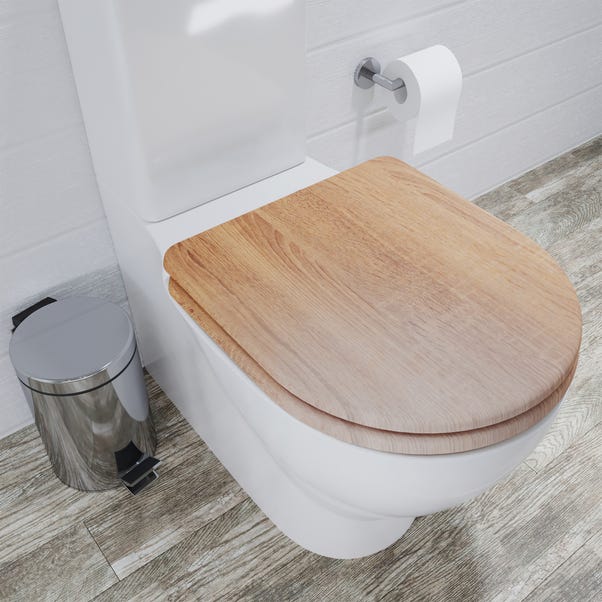 Croydex Levico Oak Effect Flexi Fix D Shape Toilet Seat image 1 of 6