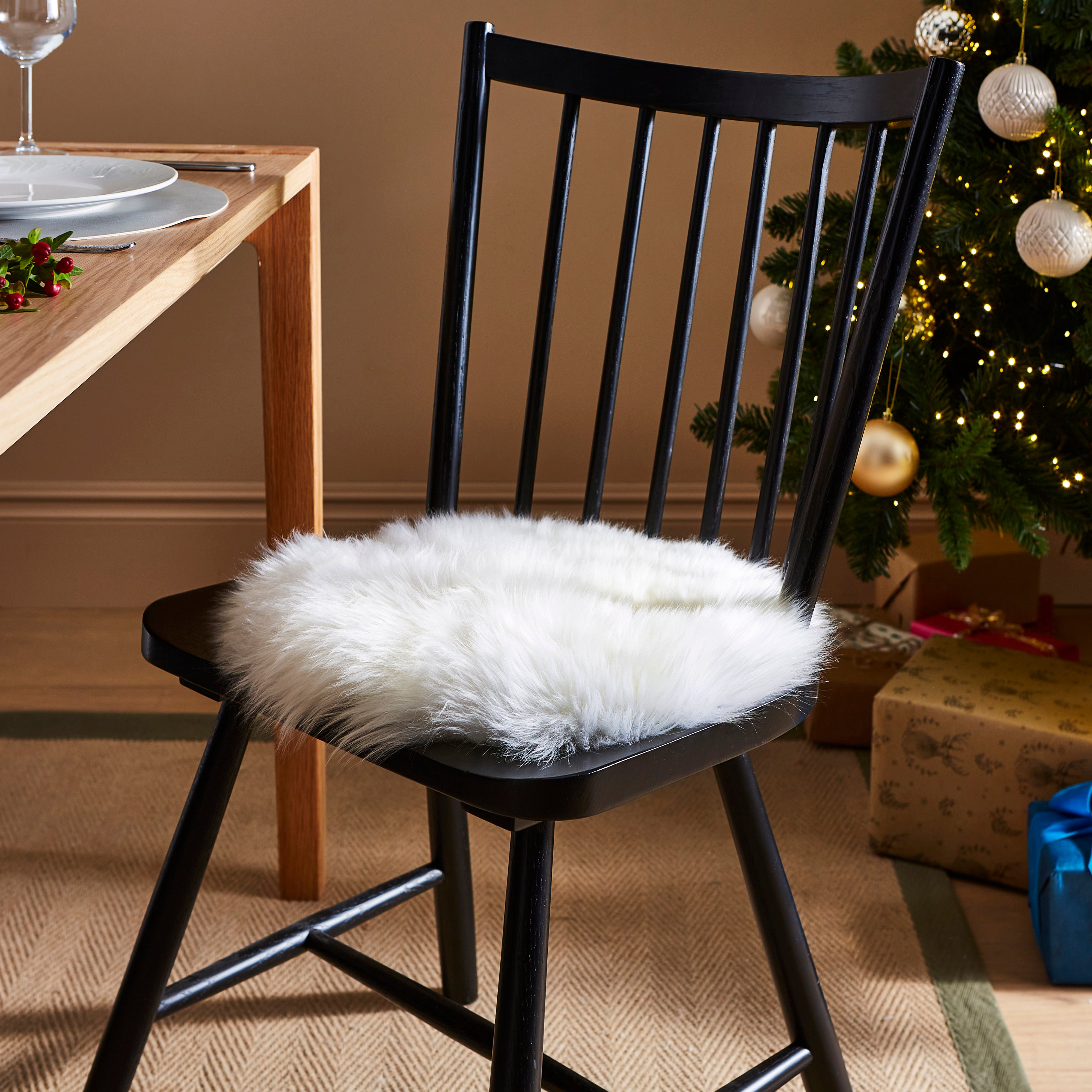 Round Sheepskin Seat Pad | Dunelm