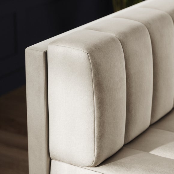 Carousel navigation image position 3 of 7