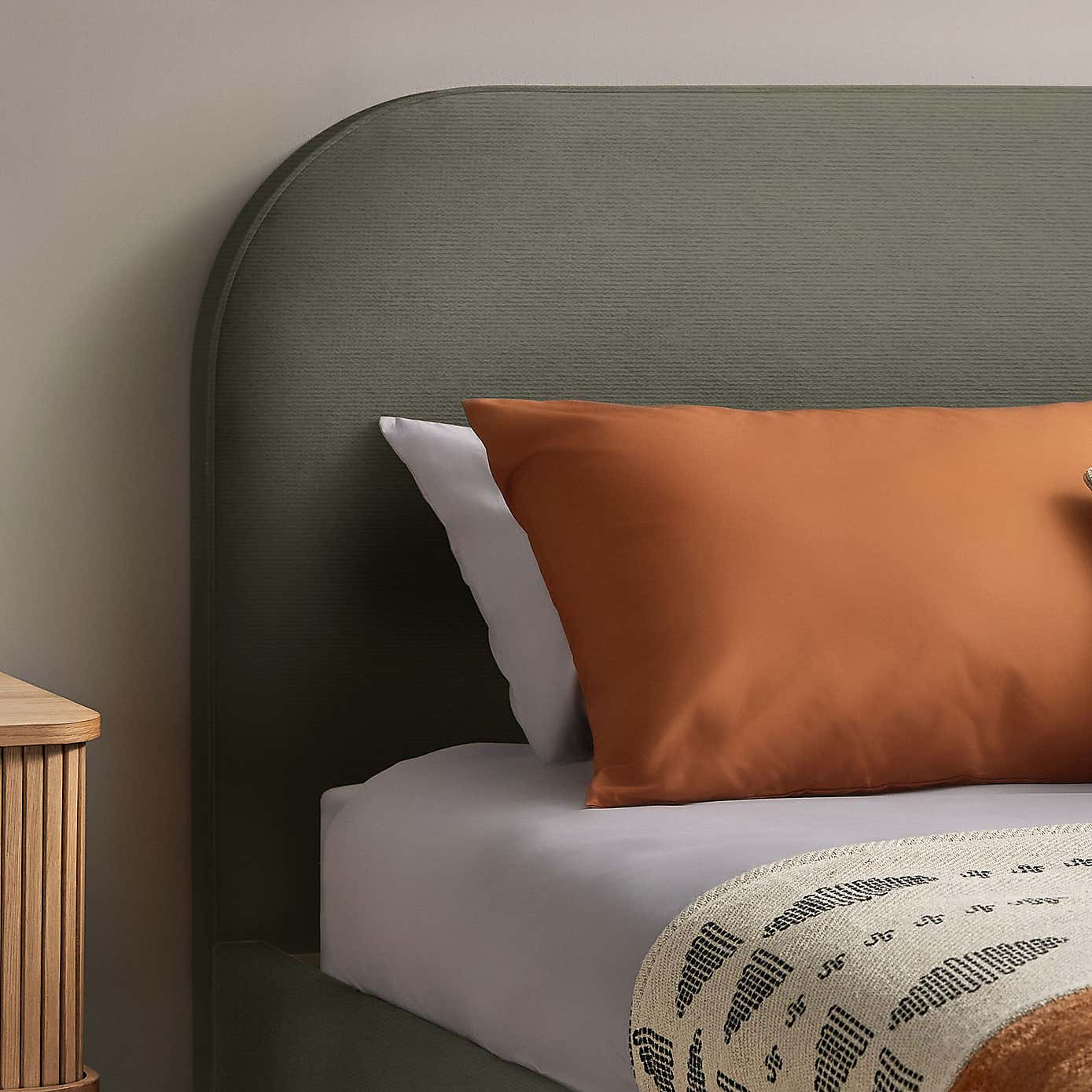 Carousel zoom image position 3 of 7