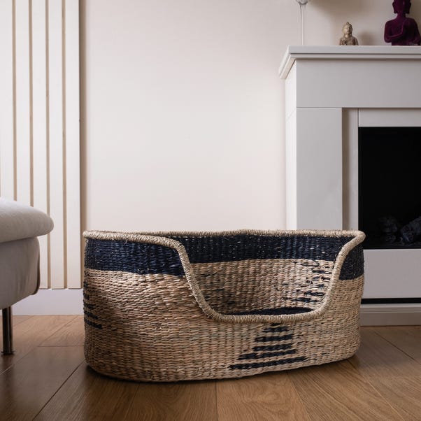 Black & Natural Seagrass Pet Bed image 1 of 4