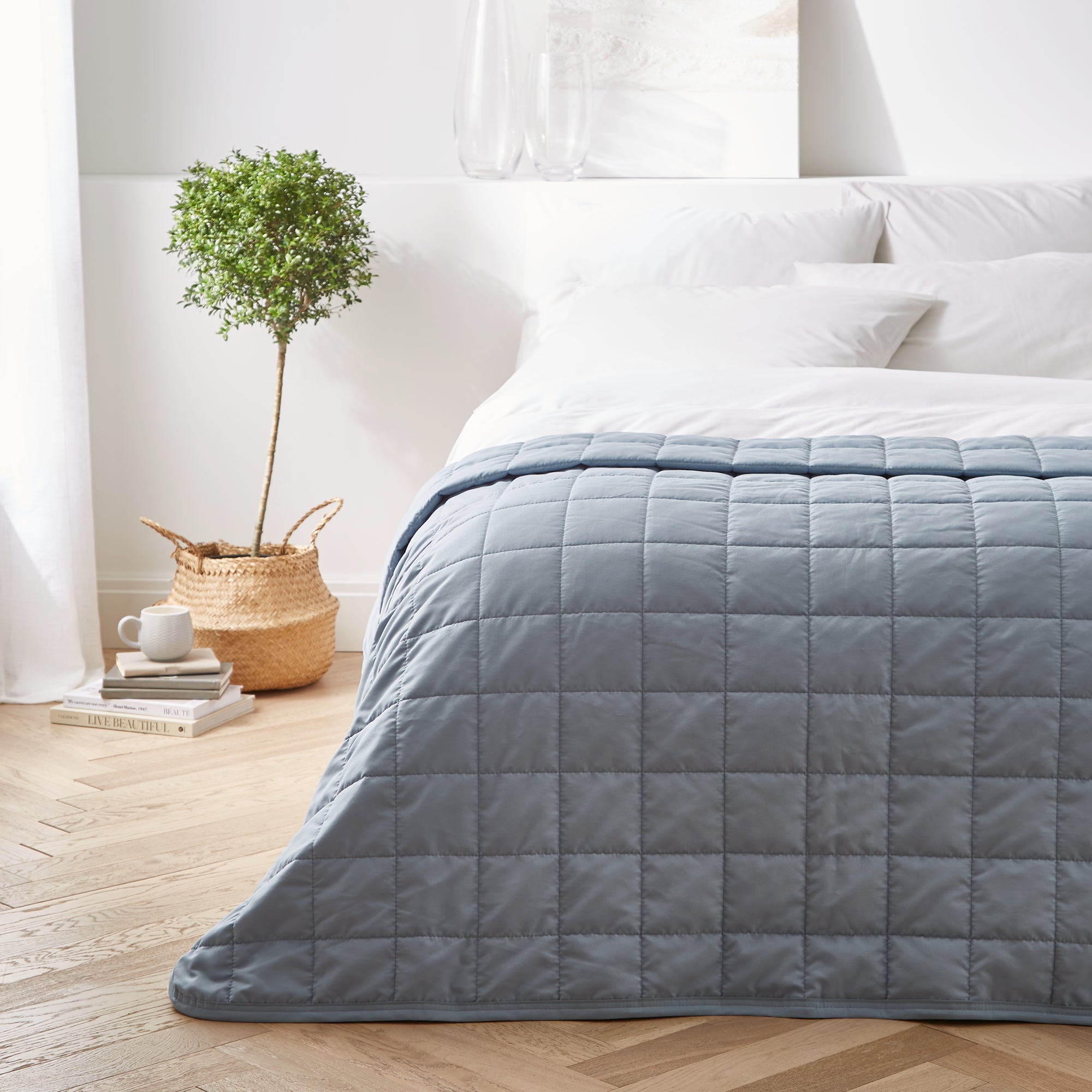 Soft Cool Weighted Blanket Blue