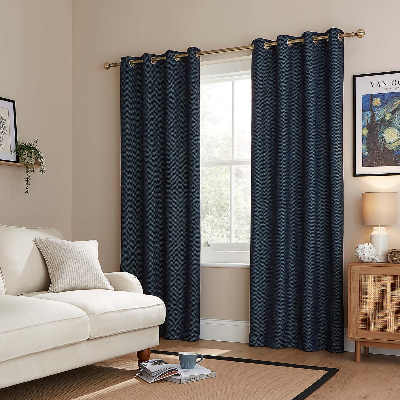 Carousel zoom image position 2 of 3