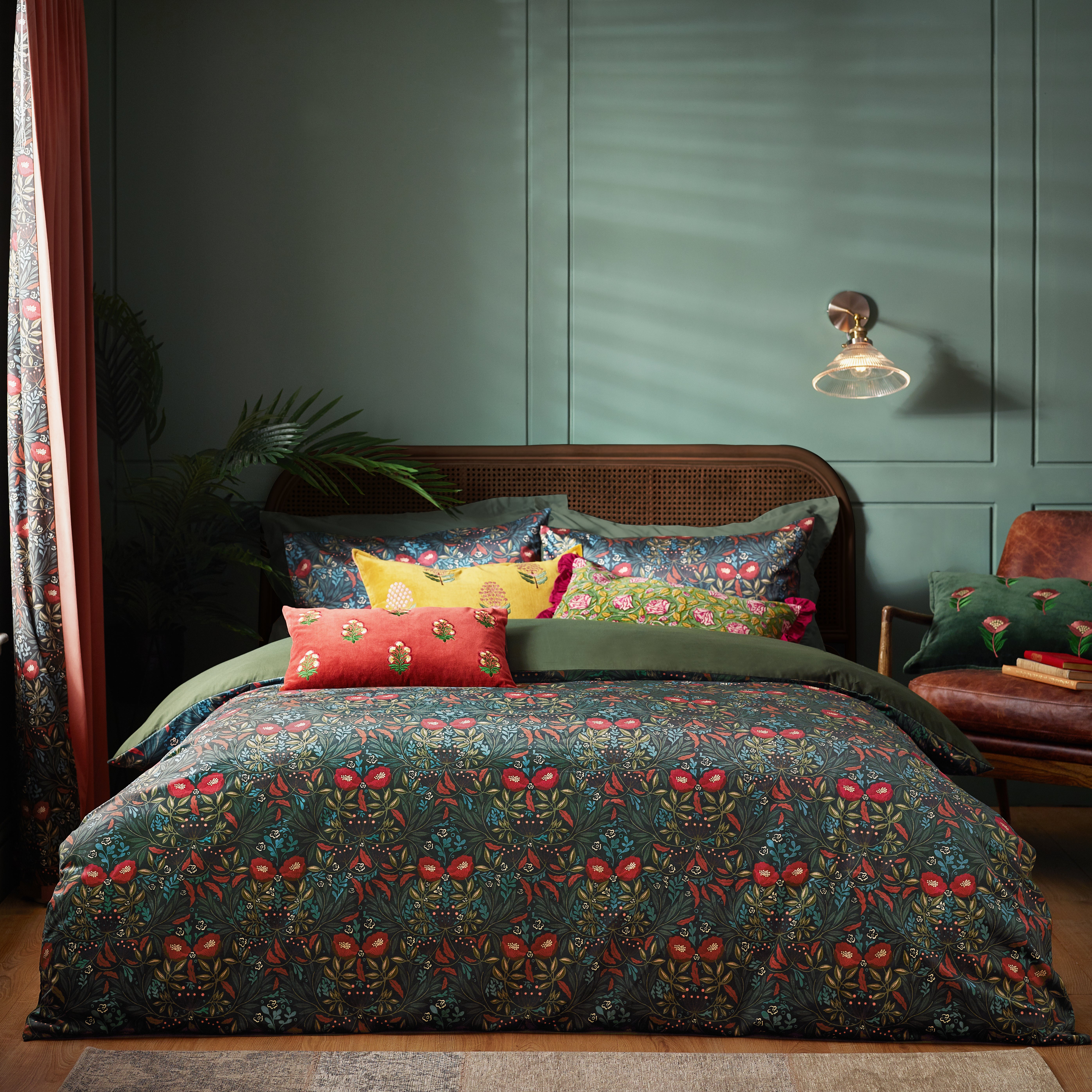 Portobella Eltham Velvet Duvet Cover And Pillowcase Set Green