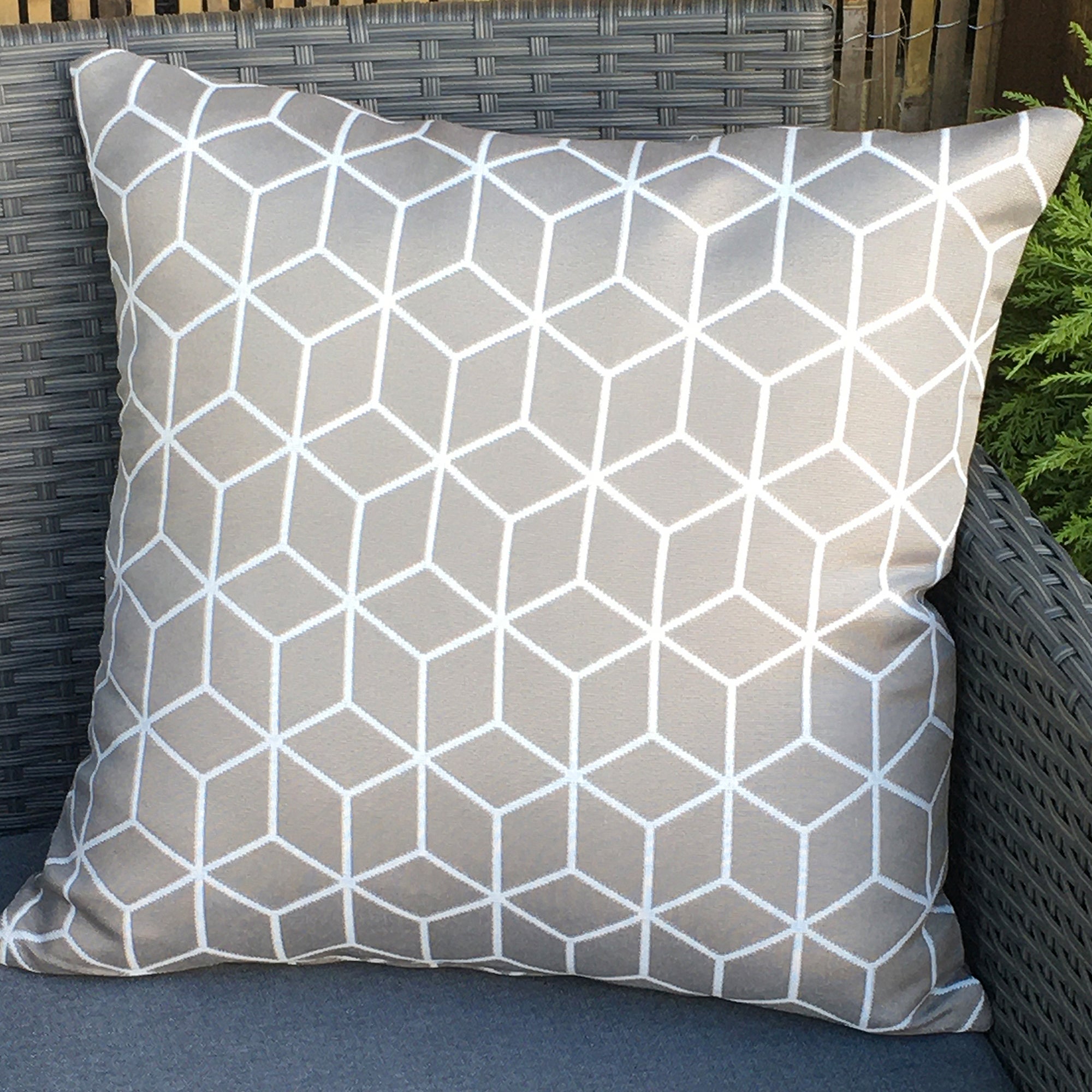 Set of 2 Geometric Scatter Outdoor Cushions