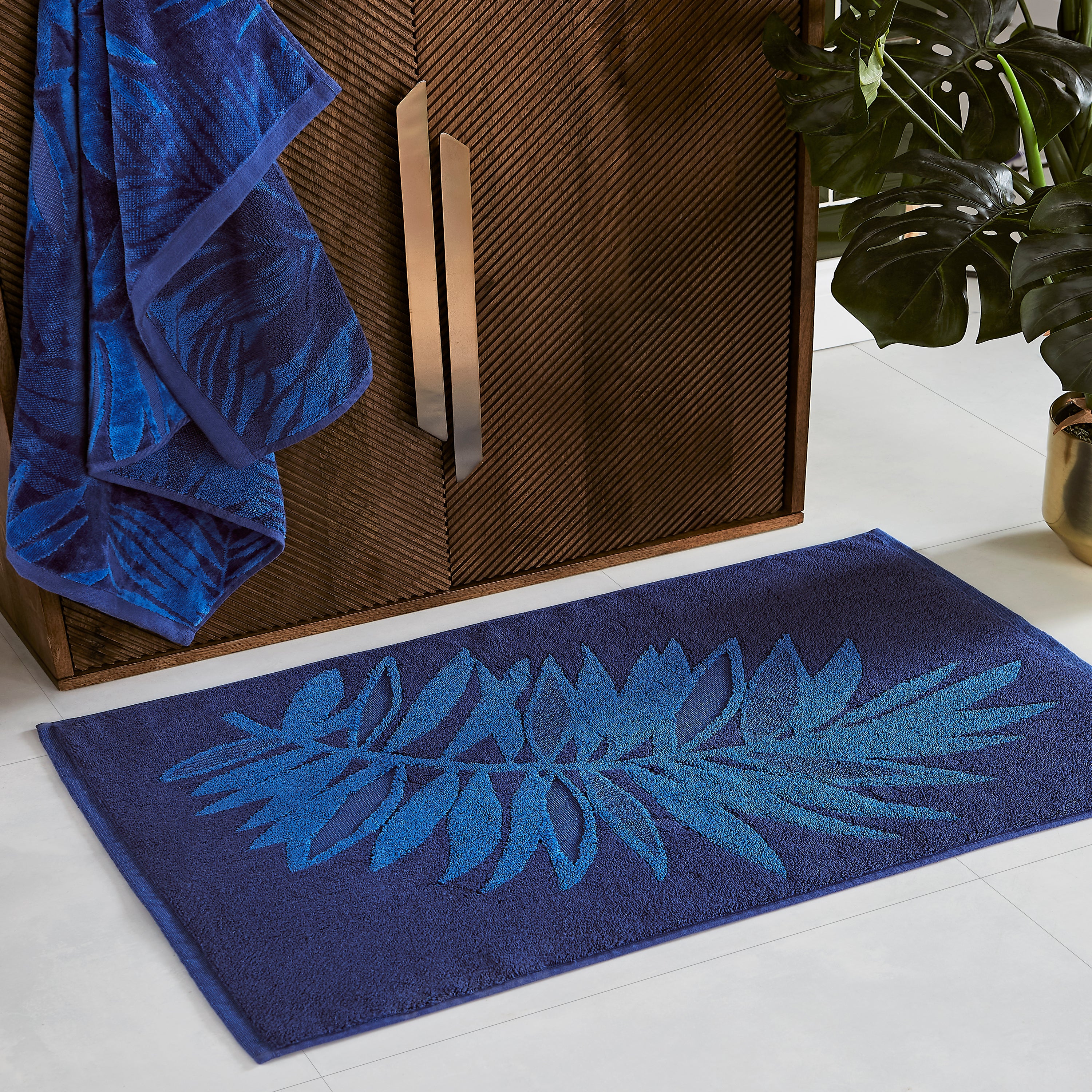 Catherine Lansfield La Palmera Bath Mat Blue