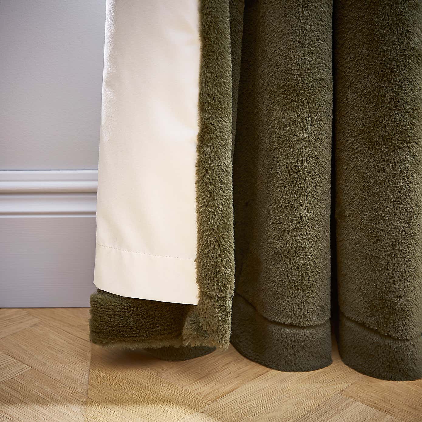 Carousel zoom image position 5 of 5