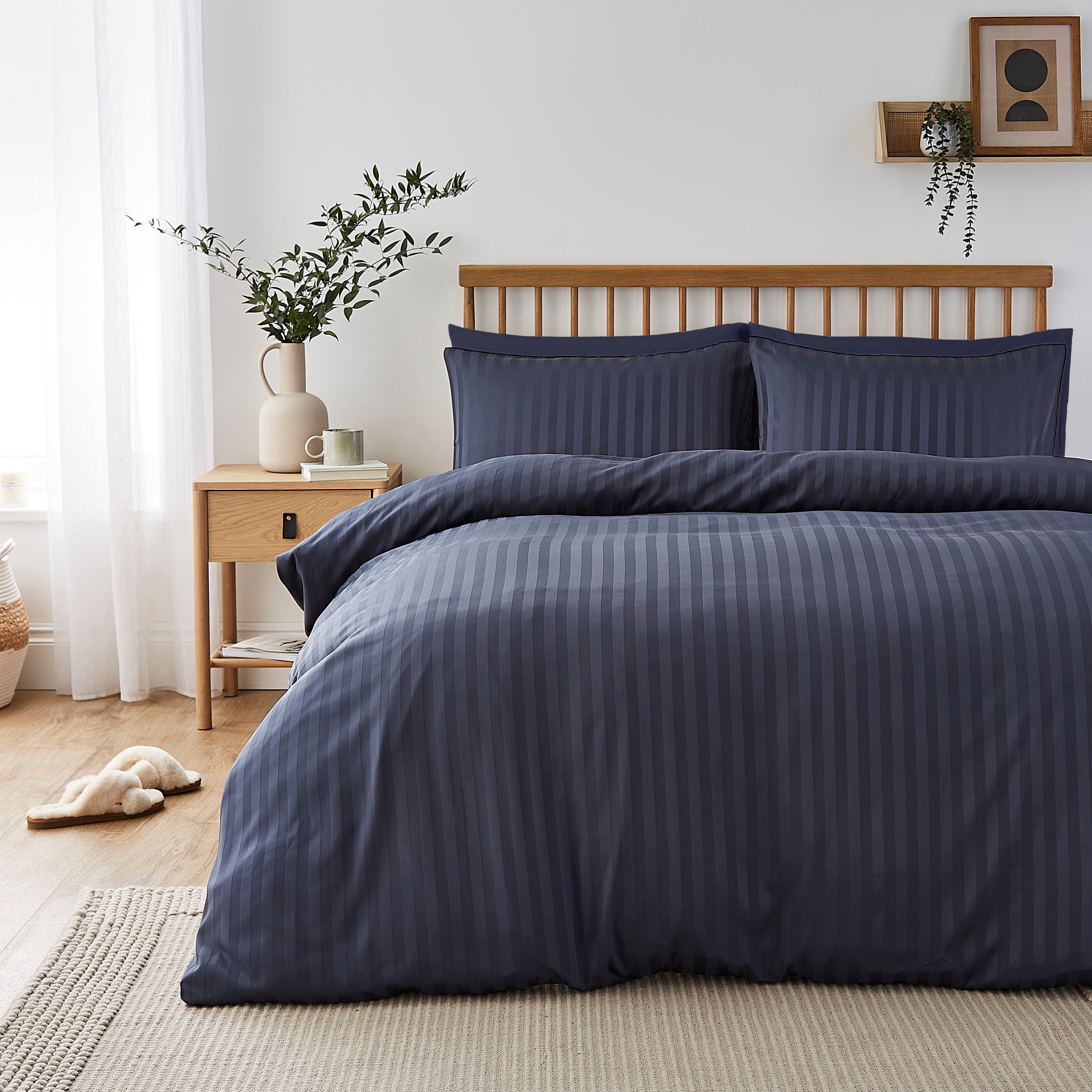 Super Soft Microfibre Stripe Duvet Cover And Pillowcase Set Navy Blue