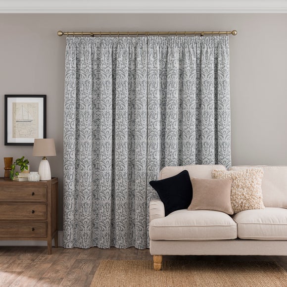 Carousel navigation image position 4 of 6