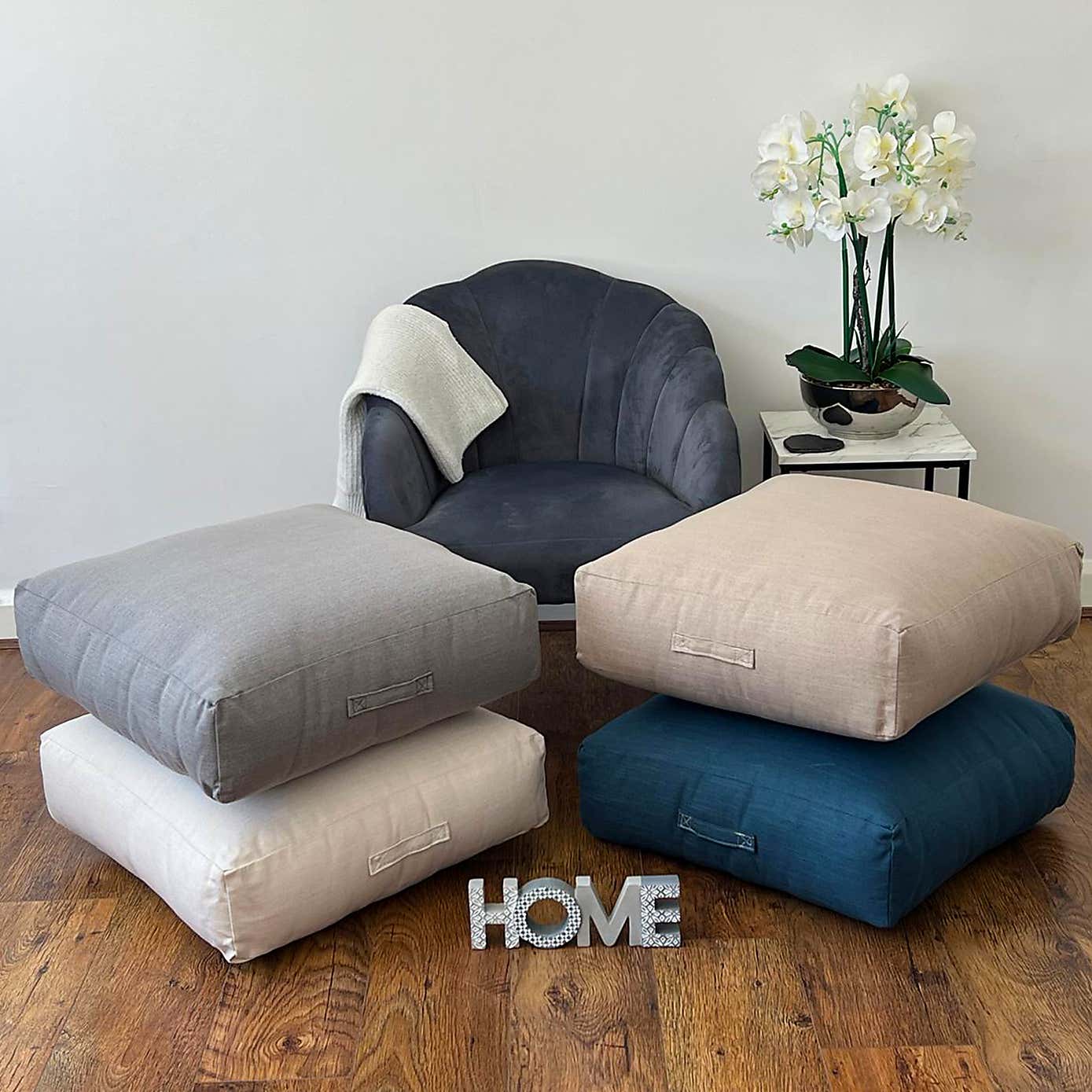 Carousel zoom image position 2 of 4