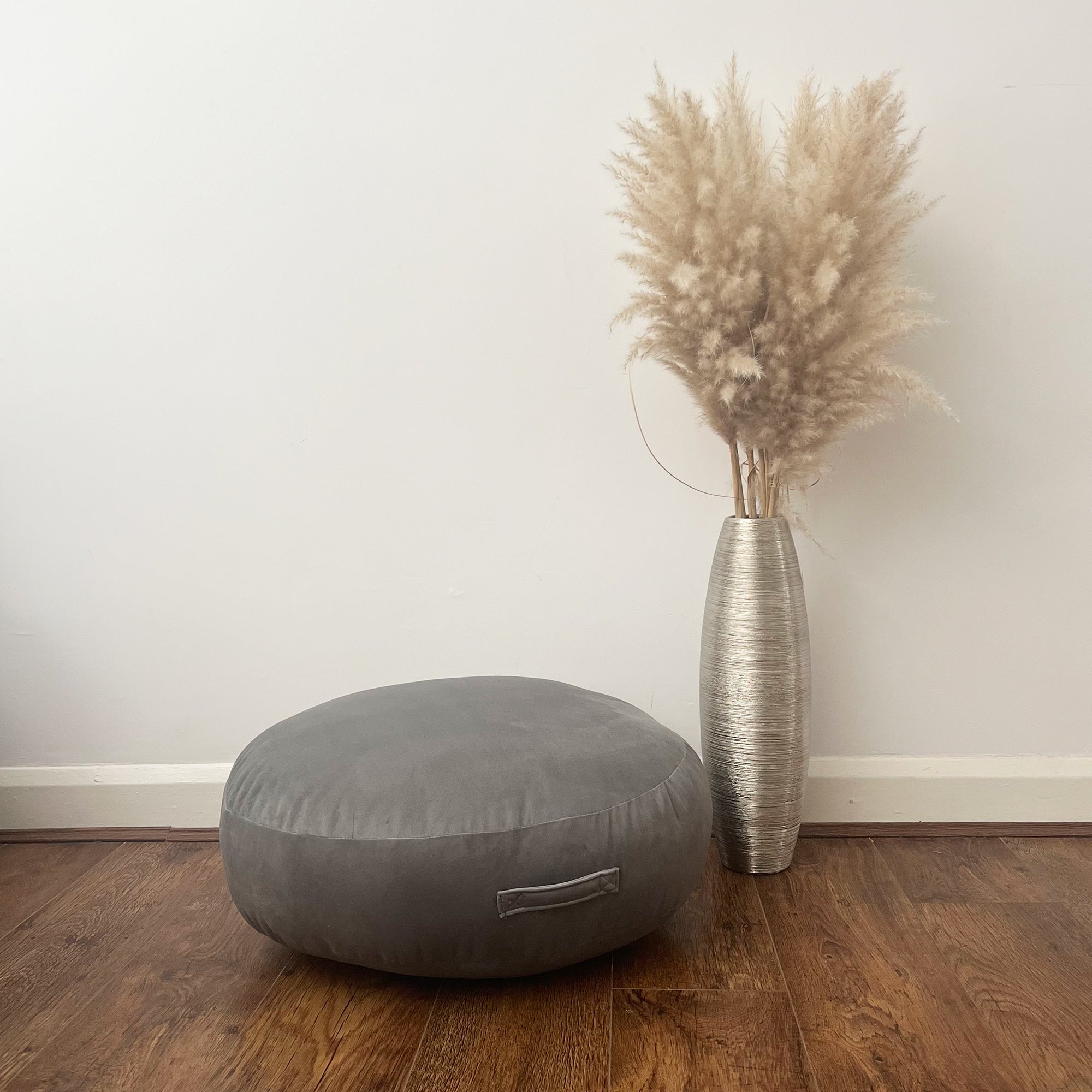 Daro Plush Round Floor Cushion Grey