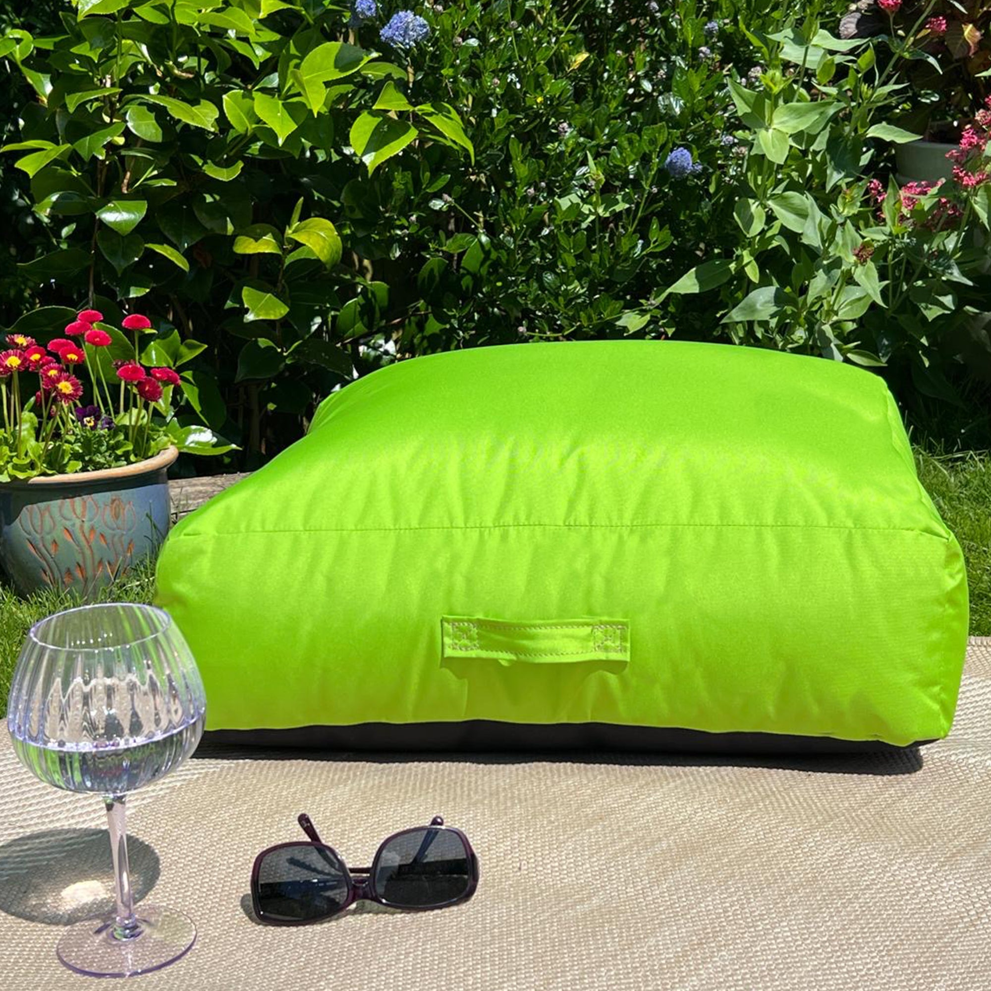 Daro Ventura Outdoor Square Floor Cushion Lime Green