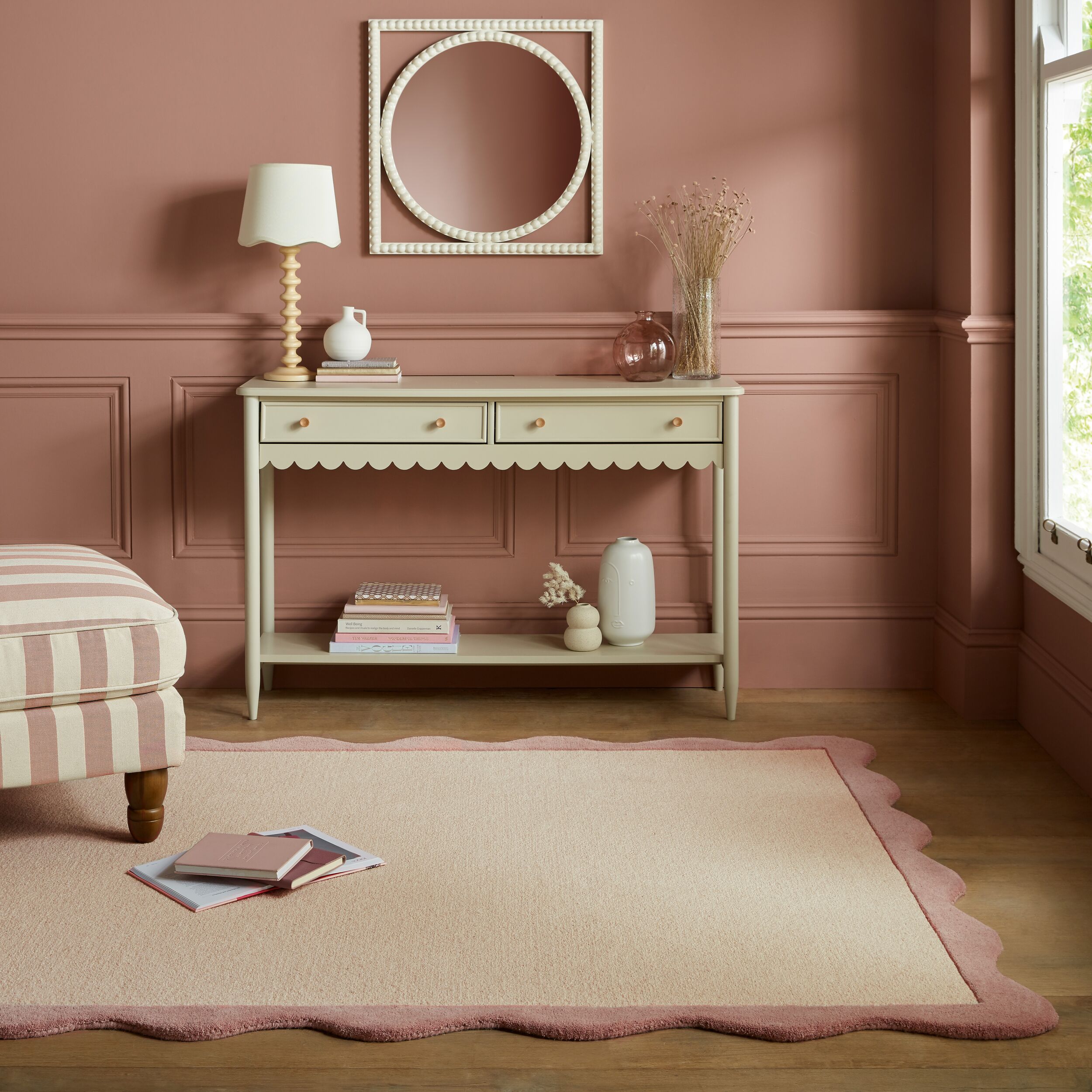 Bonnie Scallop Blush Border Wool Rug Blush