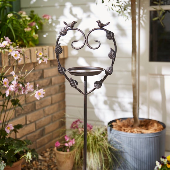 Iron Heart Shaped Bird Bath Stake