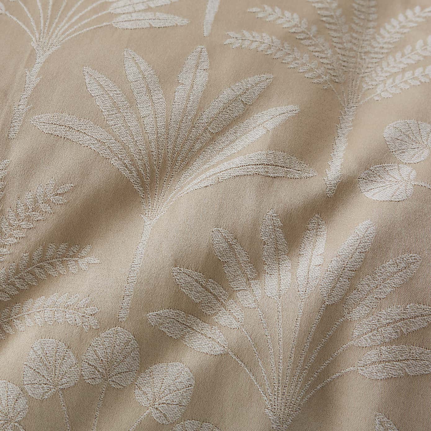 Carousel zoom image position 3 of 4