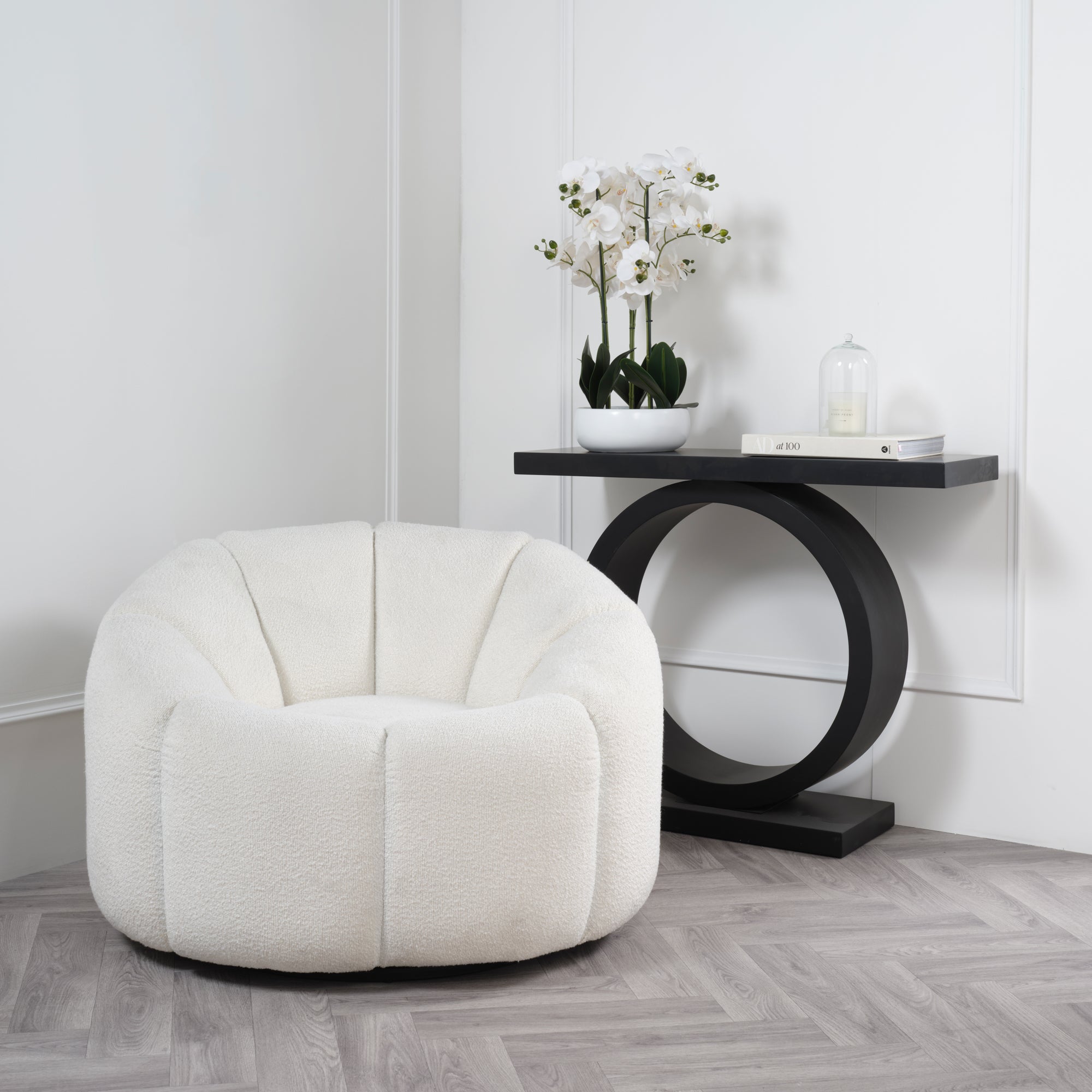 Nao Boucle Swivel Chair Ivory