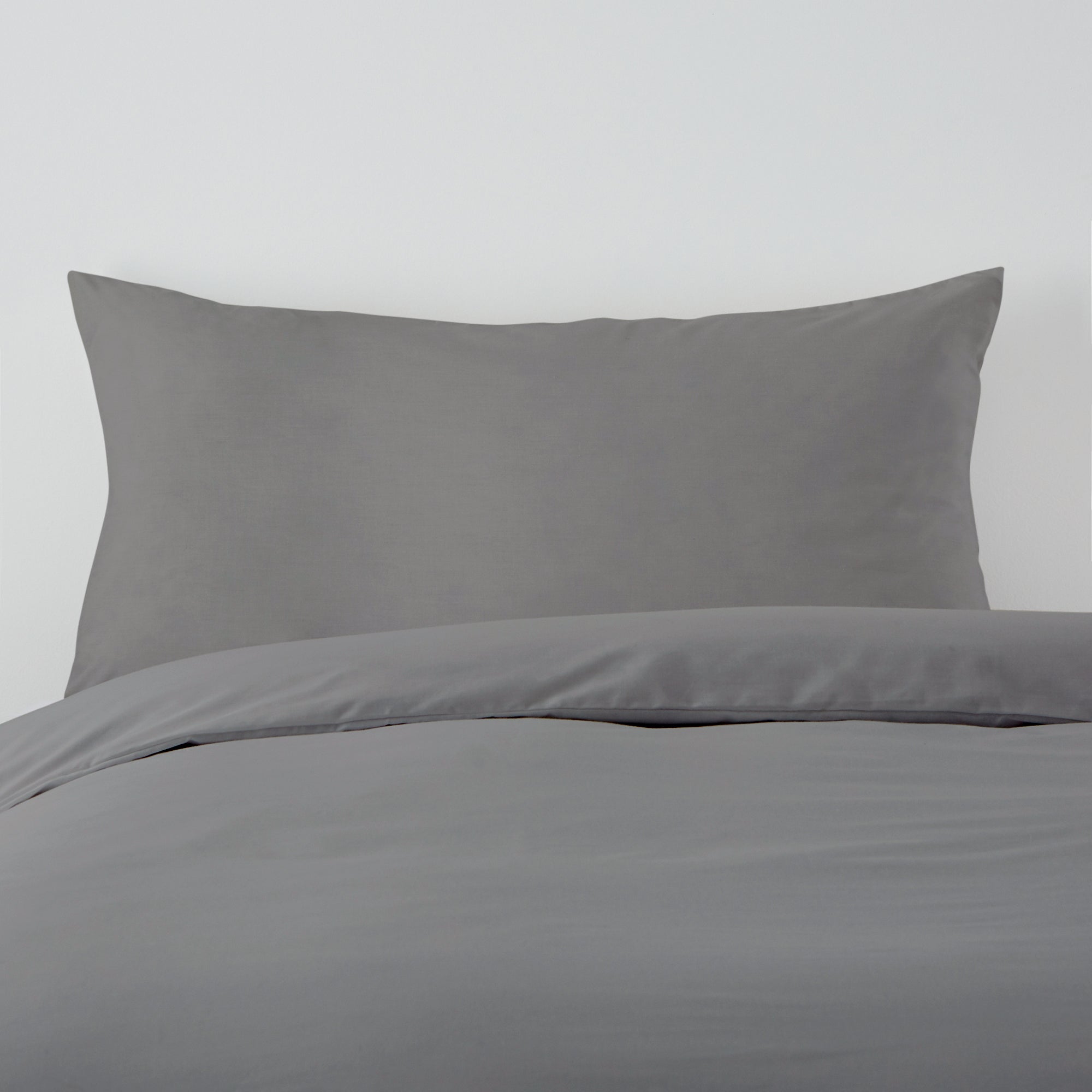 Hotel 200 Thread Count 100% Cotton Standard Pillowcase Pair