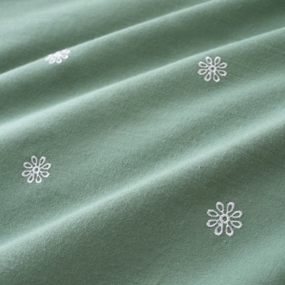 Carousel navigation image position 4 of 6