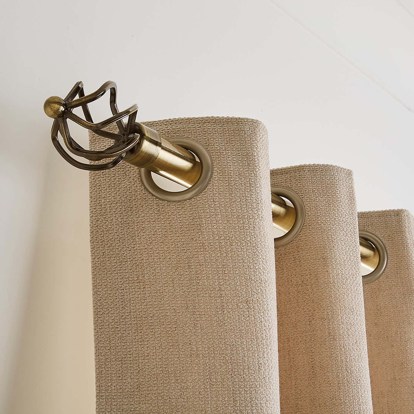 Carousel zoom image position 4 of 6