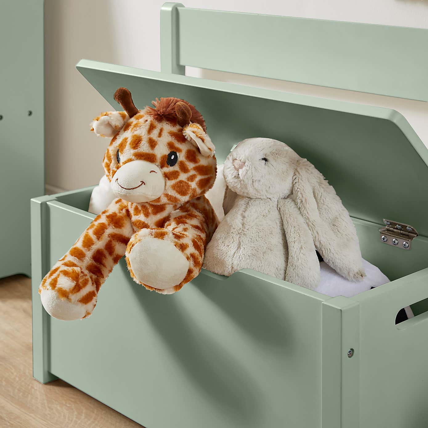 Carousel zoom image position 2 of 3