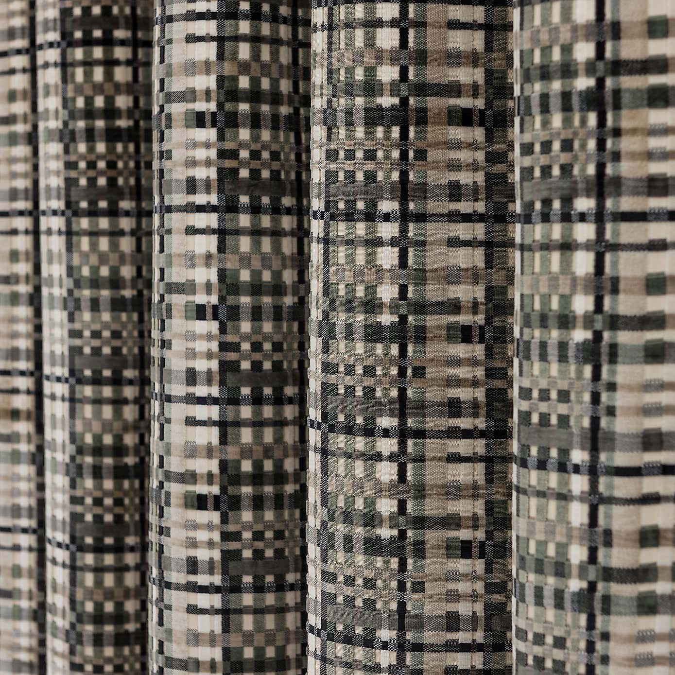 Carousel zoom image position 2 of 7