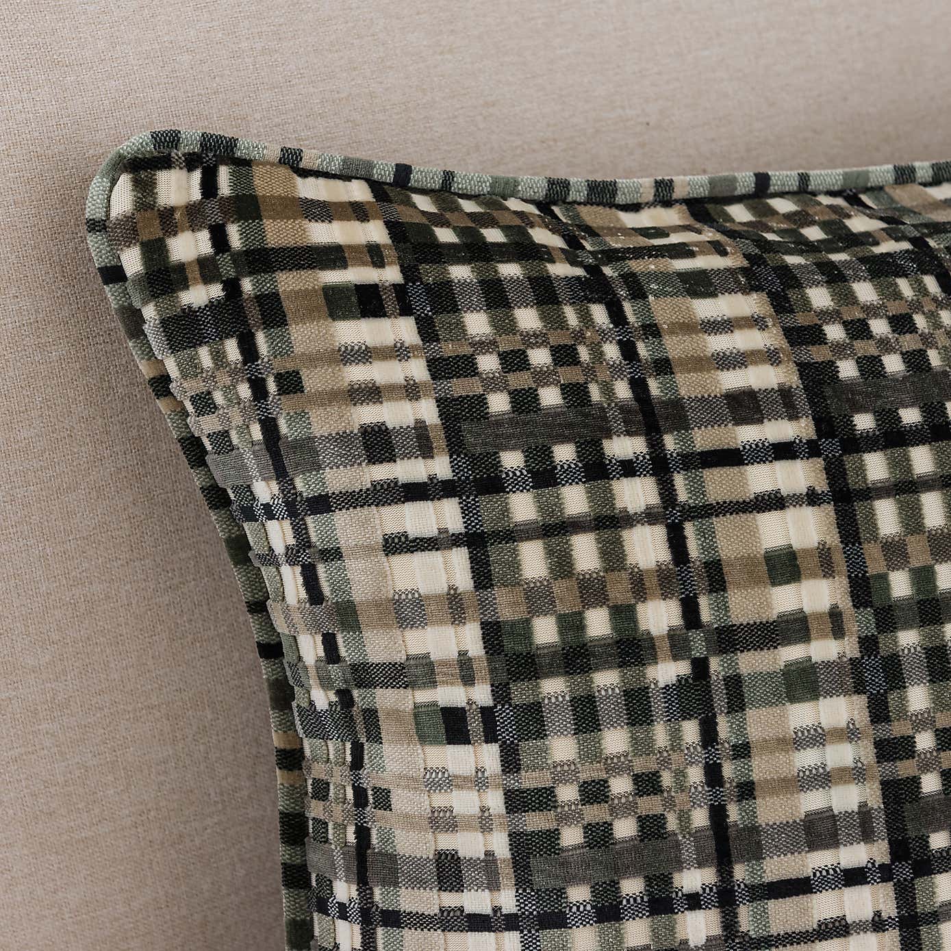 Carousel zoom image position 6 of 7