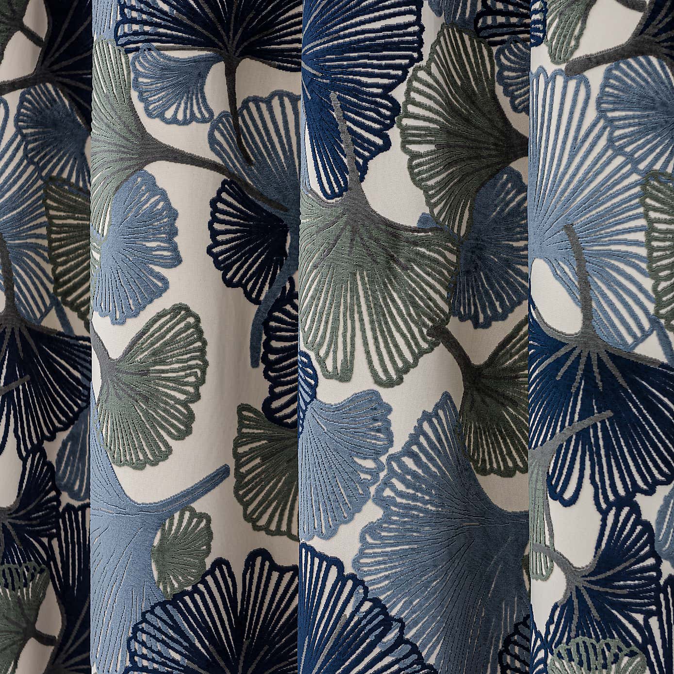 Carousel zoom image position 3 of 8