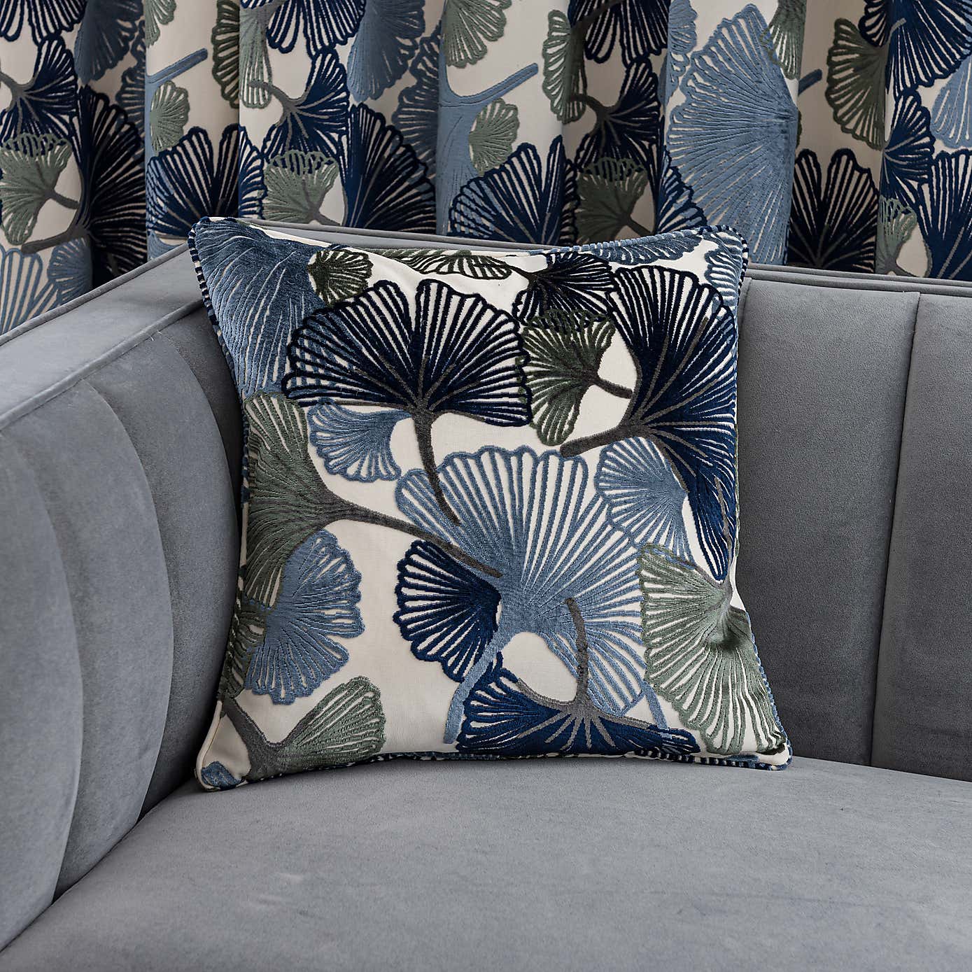 Carousel zoom image position 6 of 8