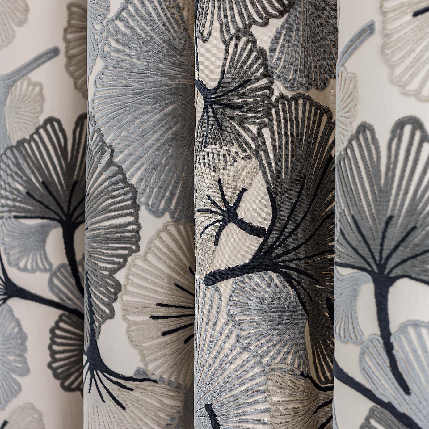 Carousel zoom image position 3 of 8