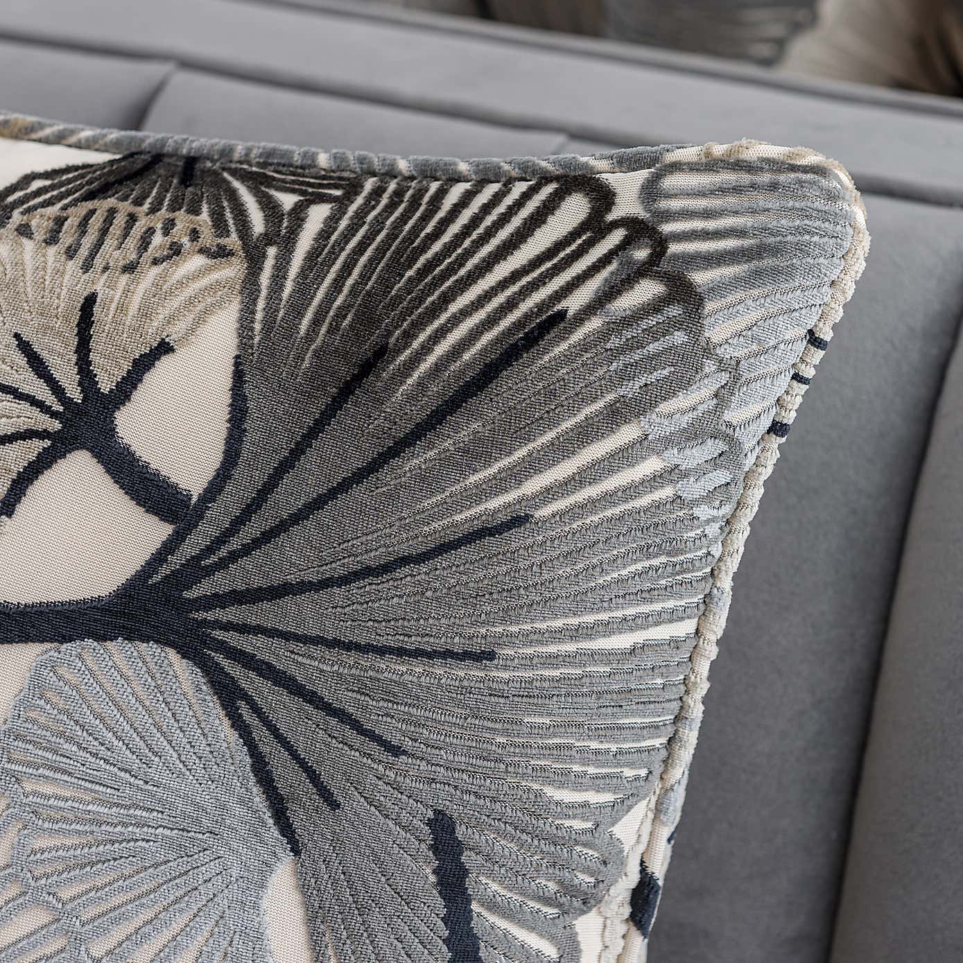 Carousel zoom image position 7 of 8