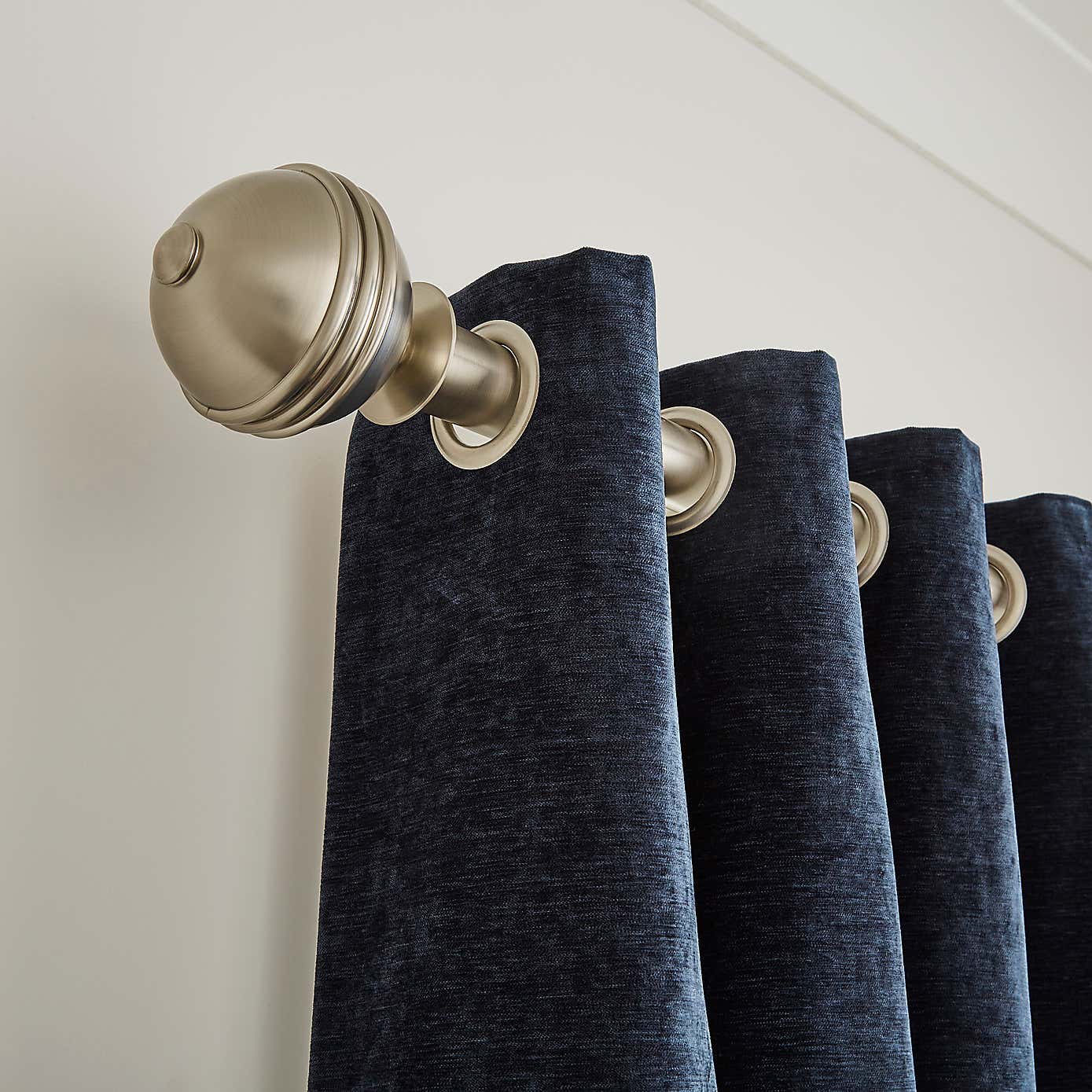 Carousel zoom image position 4 of 6