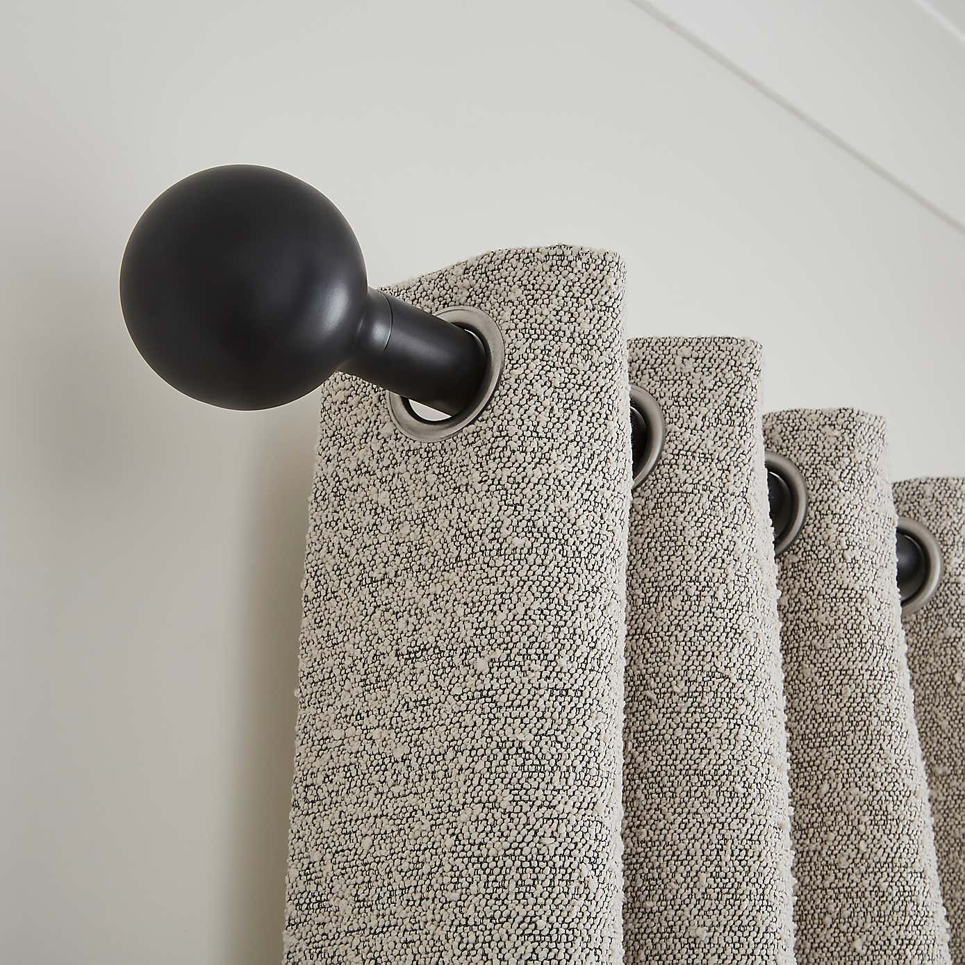 Carousel zoom image position 4 of 6