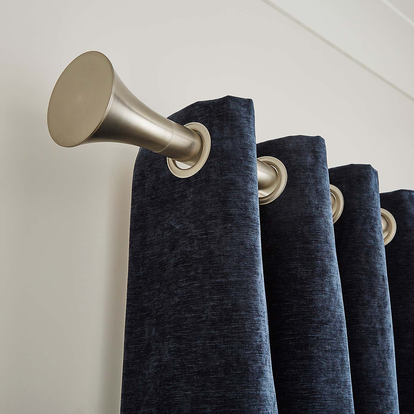 Carousel zoom image position 4 of 6